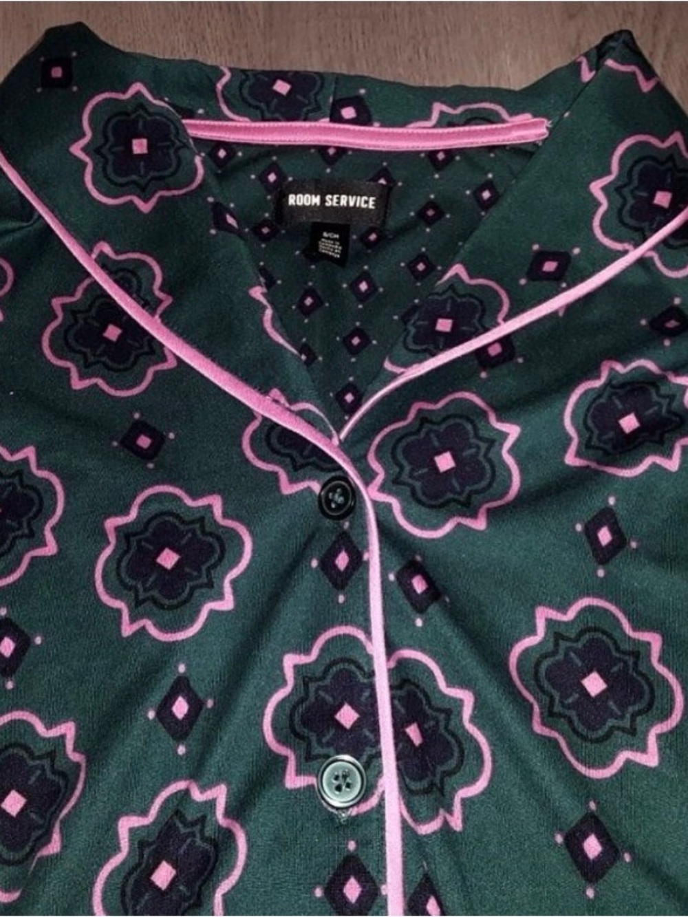 Room Service Shawl Collar Green and Pink Geometric Print Pajamas Set Size Small - Picture 4 of 6